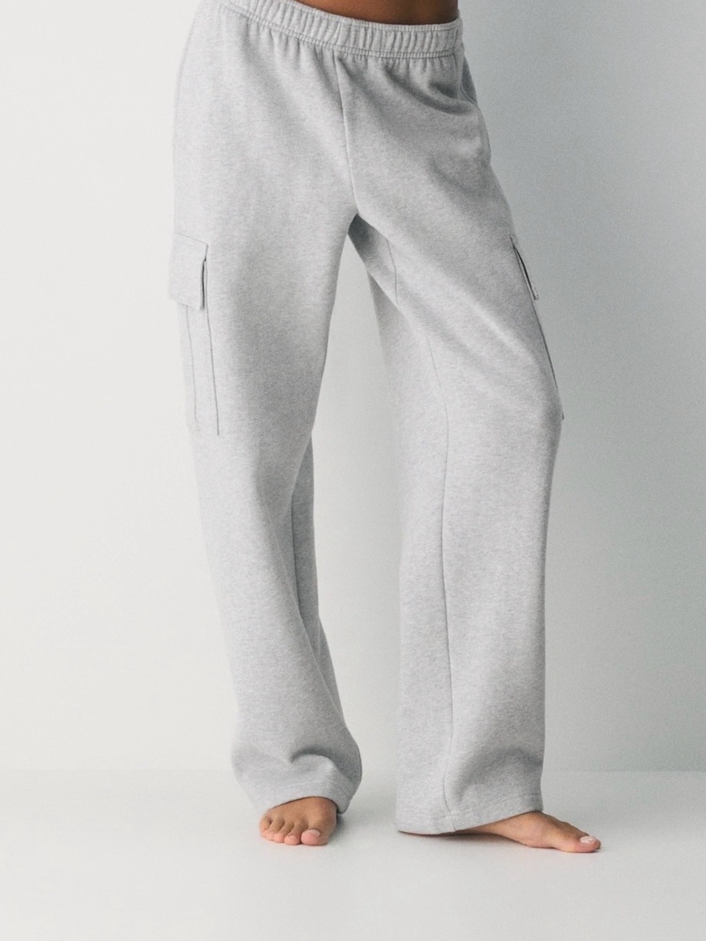 Aritzia Women’s Cozy Mega Cargo Sweatpants